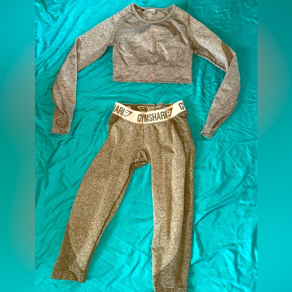 Gymshark Gray Leggings crop top set